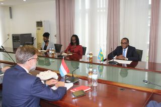 Franz Fayot, Minister for Development Cooperation and Humanitarian Affairs ; n.c. ;n.c. ; Vincent Biruta, Minister of Foreign Affairs and Cooperation of Rwanda