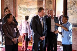 (fr. l. to r.) Franz Fayot, Minister for Development Cooperation and Humanitarian Affairs, Minister of the Economy; n.c. ; S H.R.H. the Grand Duke ; Sam Schreiner, Chargé d'Affaires a.i., Embassy of the Grand Duchy of Luxembourg of Laos PDR; n.c.