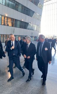 (de g. à dr.) Jens Stoltenberg, secrétaire général de l’OTAN ; Sauli Niinistö, Président de la Finlande; Jean Asselborn, ministre des Affaires étrangères et européennes