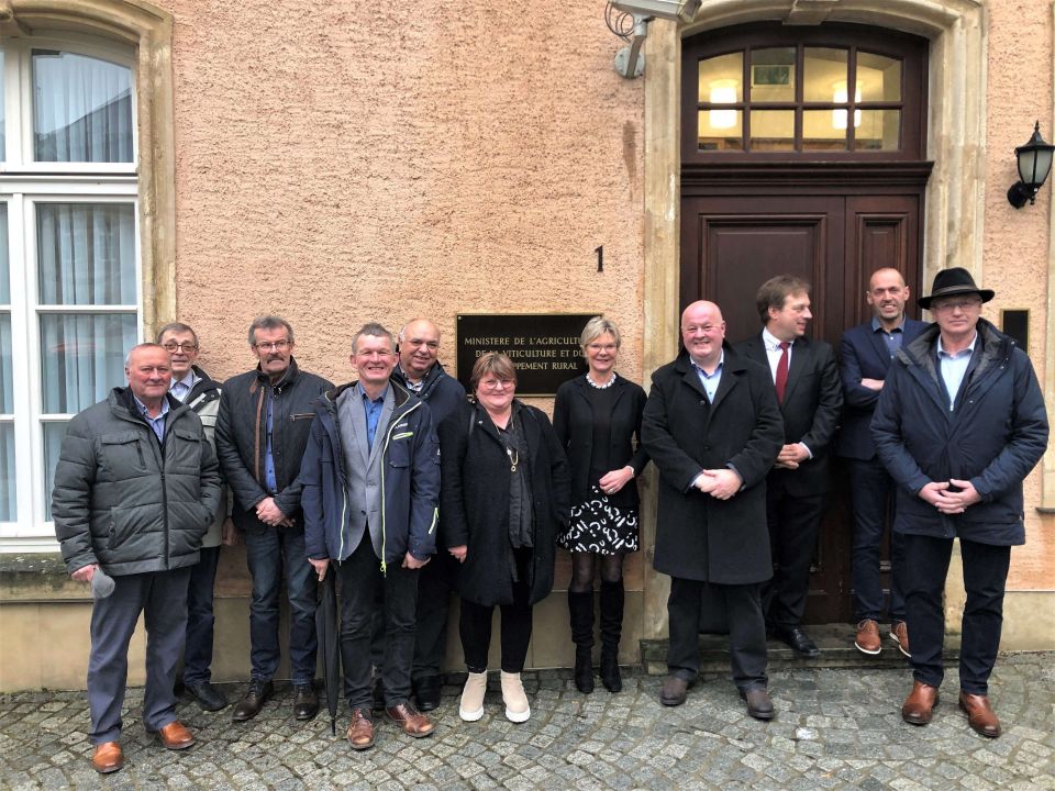 (from l. to r.) Gast Braun ; Guy Trausch ; Claude Hilger ; Nico Kass ; Georges Feiteler ; Sonja Siebenaller ; Martine Hansen, Minister of Agriculture, Food and Viticulture; Marco Koeune, president of the Baueren-Allianz ; Laurent Frantz, vice-president of the Baueren-Allianz ; Gilles Leyder ; Raymond Braun