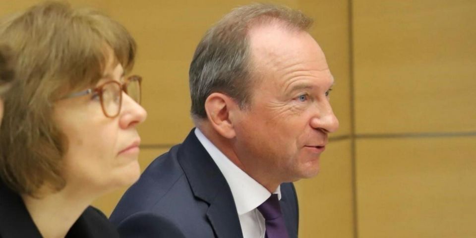 (à droite) Gilles Roth, ministre des Finances