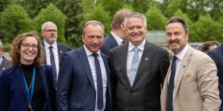 (de g. à dr.) Nadia Ernster, Luxembourg Ambassador to OECD and UNESCO ; Gilles Roth, minister of Finance ; Matthias Cormann, OECD Secretary-General ; Xavier Bettel, minister for Foreign Affairs and Foreign Trade, minister for Development Cooperation and Humanitarian Affairs
