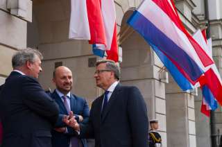 Présentation de la délégation officielle luxembourgeoise. (de g. à dr.) Jean Asselborn; Étienne Schneider; Bronislaw Komorowski