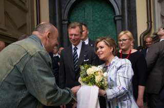 Visite de la Cathédrale du Wawel. (de g. à dr.) n.c.; S.A.R. le Grand-Duc; S.A.R. la Grande-Duchesse