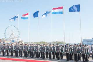 Palais presidentiel Helsinki - Accueil officiel - Honneurs militaires - Salut au drapeau de la Garde d'honneur - Revue des troupes