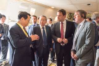 Visite officielle du Premier ministre, ministre d’État, Xavier Bettel, en république populaire de Chine (11-14.06.2017), (de g. à dr.) Yang Xianbo; Huang Changqing; Xavier Bettel; François Bausch