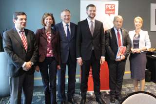 Photo de groupe - Réunion des ministres de la Santé membes du Parti socialiste européen avec Vytenis Andriukaitis, Commissaire européen en charge de la santé