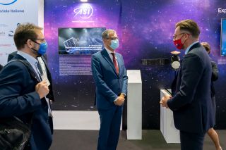 (de g. à dr.) Marc Serres, CEO, Luxembourg Space Agency (LSA) ; Giorgio Saccoccia, le président de l’Agence spatiale italienne (ASI) ; Franz Fayot, ministre de l’Économie