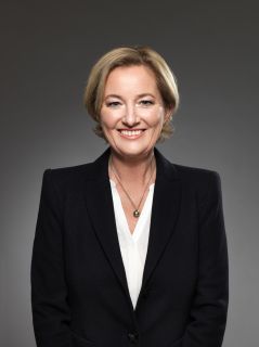 Paulette Lenert, Vice-Premier ministre, ministre de la Protection des consommateurs, ministre de la Santé, ministre déléguée à la Sécurité sociale