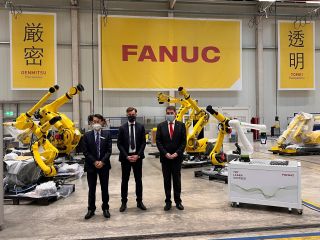 (l. to r.) Shinichi Tanzawa, CEO and president of Fanuc Europe Corporation ; Franz Fayot, Minister of the Economy ; Frank Hoellen, Head of Customisation Europe, Fanuc Europe Corporation