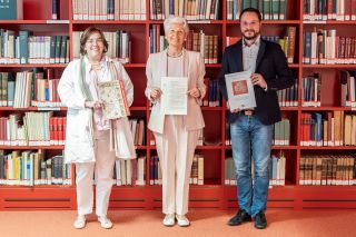 (de g. à dr.) Me Cosita Delvaux ; Josannette Loutsch-Weydert ; Claude D. Conter, directeur de la Bibliothèque nationale du Luxembourg