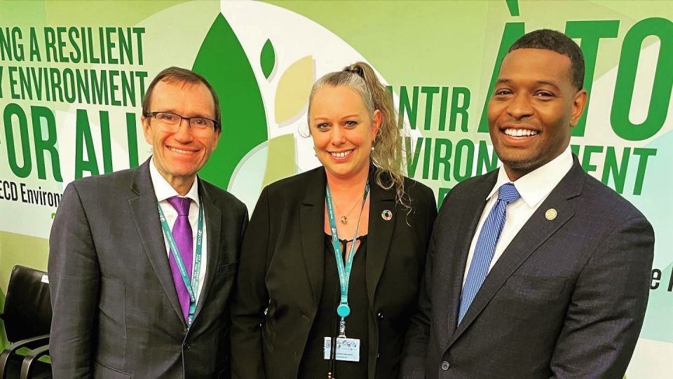 (de g. à dr.) Espen Barth Eide, président de l'UN Environment Assembly (UNEA) ; Carole Dieschbourg, ministre de l'Environnement, du Climat et du Développement durable ; Michael S. Regan, U.S. Environmental Protection Agency (EPA)