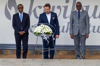 Visit of the Genocide Memorial - (from left to right) Vincent Biruta, Minister of Foreign Affairs and Cooperation and of the East African Community of the Republic of Rwanda ; Xavier Bettel, Prime Minister, Minister of State, Minister for Communications and Media ; Jean-Damascène Bizimana, Minister of National Unity and Civic Engagement