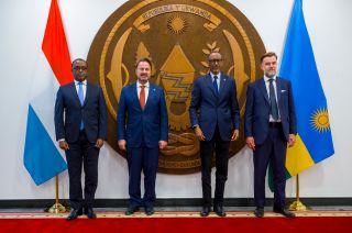 (from left to right) Vincent Biruta, Minister of Foreign Affairs and Cooperation and of the East African Community of the Republic of Rwanda ; Xavier Bettel, Prime Minister, Minister of State, Minister for Communications and Media ; Paul Kagame, President of the Republic of Rwanda ; Franz Fayot, Minister for Development Cooperation and Humanitarian Affairs, Minister of the Economy