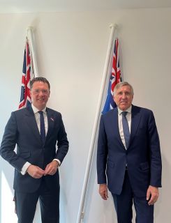 (l-r) Robert Courts, UK Minister for Aviation, Maritime and Security; François Bausch, Minister for Mobility and Public Works