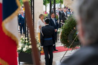 Wreath-laying ceremony at the foot of the memorial of the "monument aux Morts" 
