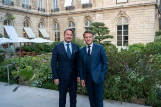 (de g. à dr.) Xavier Bettel, Premier ministre, ministre d'État ; Emmanuel Macron, Président de la République française