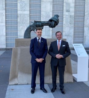 (from left to right) Franz Fayot, Minister of Economy;  HRH the Hereditary Grand Duke