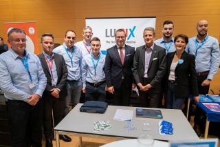 Marc Hansen entouré des membres de l’équipe de LU-CIX