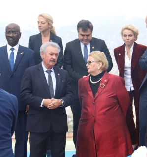 (devant, de g. à dr.) Jean Asselborn, ministre des Affaires étrangères et européennes ; Bisera Turković, ministre des Affaires étrangères de Bosnie-Herzégovine