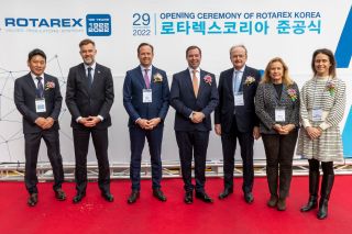 (fr. l. to r.) Bonnam Koo, Managing Director of Rotarex Korea; Franz Fayot, Minister of the Economy Franz Fayot ; Philippe Schmitz, Director and Deputy CEO of Rotarex; HRH the Hereditary Grand Duke ; Jean-Claude Schmitz, CEO and Chairman of the Board of Rotarex; Michèle Schmitz-Gehrend, wife of Jean-Claude Schmit; Isabelle Schmitz, Vice-Chairman of the Board of Directors, Rotarex