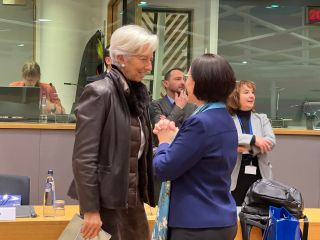 (de g. à dr.) Christine Lagarde, présidente de la Banque centrale européenne ; Yuriko Backes, ministre des Finances