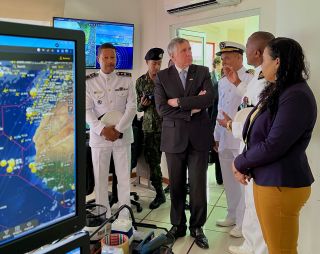 (fr. l. to r.) Rear Admiral António Monteiro, Chief of Staff of the Armed Forces; n.c.; François Bausch, Minister of Defence; n.c.; n.c.; Janine Lélis, Minister of State, Defence and Territorial Cohesion