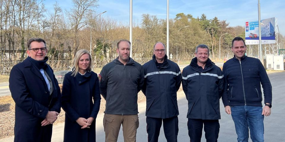 (fr. l. to r.) Alain Becker, Ministry of Home Affairs; Taina Bofferding, Minister of Home Affairs ; Joé Beckius, HIT member; Paul Schroeder, Director General of the Grand Ducal Fire and Rescue Corps (CGDIS) ; Yves Legil, HIT Deputy Group Leader ; Bram Krieps, HIT Group Leader