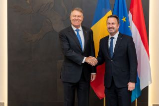 (de g. à dr.) Klaus Iohannis, président de la Roumanie ; Xavier Bettel, Premier ministre, ministre d’État