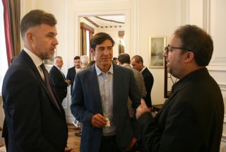 (de g. à dr.) Franz Fayot, ministre de l’Économie ; n.c. ; Reza Zain Jaufeerally, CEO de NoHunger