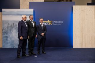 (de g. à dr.) Josepp Borrell, haut représentant de l'UE pour les affaires étrangères et la politique de sécurité ; François Bausch, ministre de la Défense ; Pål Jonson, ministre de la Défense de la Suède