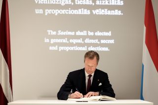 Musée de l’occupation de la Lettonie - Signature du livre d'or