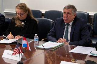 (fr. l. to r.) Nicole Bintner, Ambassador of Luxembourg to the United States; François Bausch, Minister of Defence