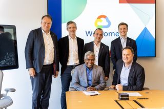 (fr. l to r.) Gerard Hoffmann, CEO of Proximus Luxembourg; Guillaume Boutin, CEO of Proximus; Paul Konsbruck, CEO of LuxConnect; Jacques Thill, Ministry of State; Thomas Kurian, CEO of Google Cloud; Xavier Bettel, Prime Minister, Minister of State