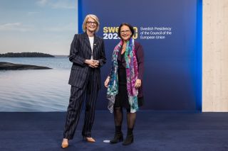 (de g. à dr.) Elisabeth Svantesson, ministre des Finances du royaume de Suède ; Yuriko Backes, ministre des Finances