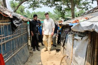 Franz Fayot dans le camp de réfugiés rohingyas à Cox’s Bazar au Bangladesh
