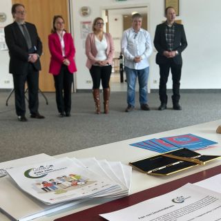 Unterzeichnung des "Pakt vum Zesummeliewen" in den Gemeinden Petingen und Mertert