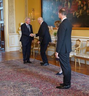 (de g. à dr.) Jean Asselborn, ministre des Affaires étrangères et européennes ; le roi Harald V de Norvège