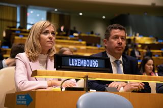 (de g. à dr.) Taina Bofferding, ministre de l'Intérieur ; Olivier Maes, ambassadeur et représentant permanent du Luxembourg auprès des Nations unies