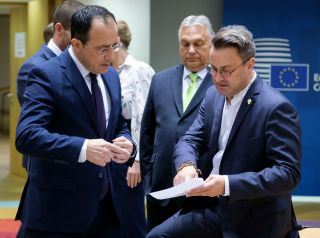 (de g. à dr.) Nikos Christodoulides, président de la république de Chypre ; Viktor Orbán, premier ministre de Hongrie ; Xavier Bettel, Premier ministre, ministre d'État