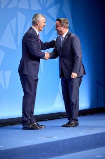 (de g. à dr.) Jens Stoltenberg, secrétaire général de l’OTAN ; Xavier Bettel, Premier ministre, ministre d'État