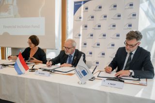 (de g. à dr.) Yuriko Backes, ministre des Finances; Werner Hoyer, président de la BEI; Franz Fayot, ministre de l'Économie