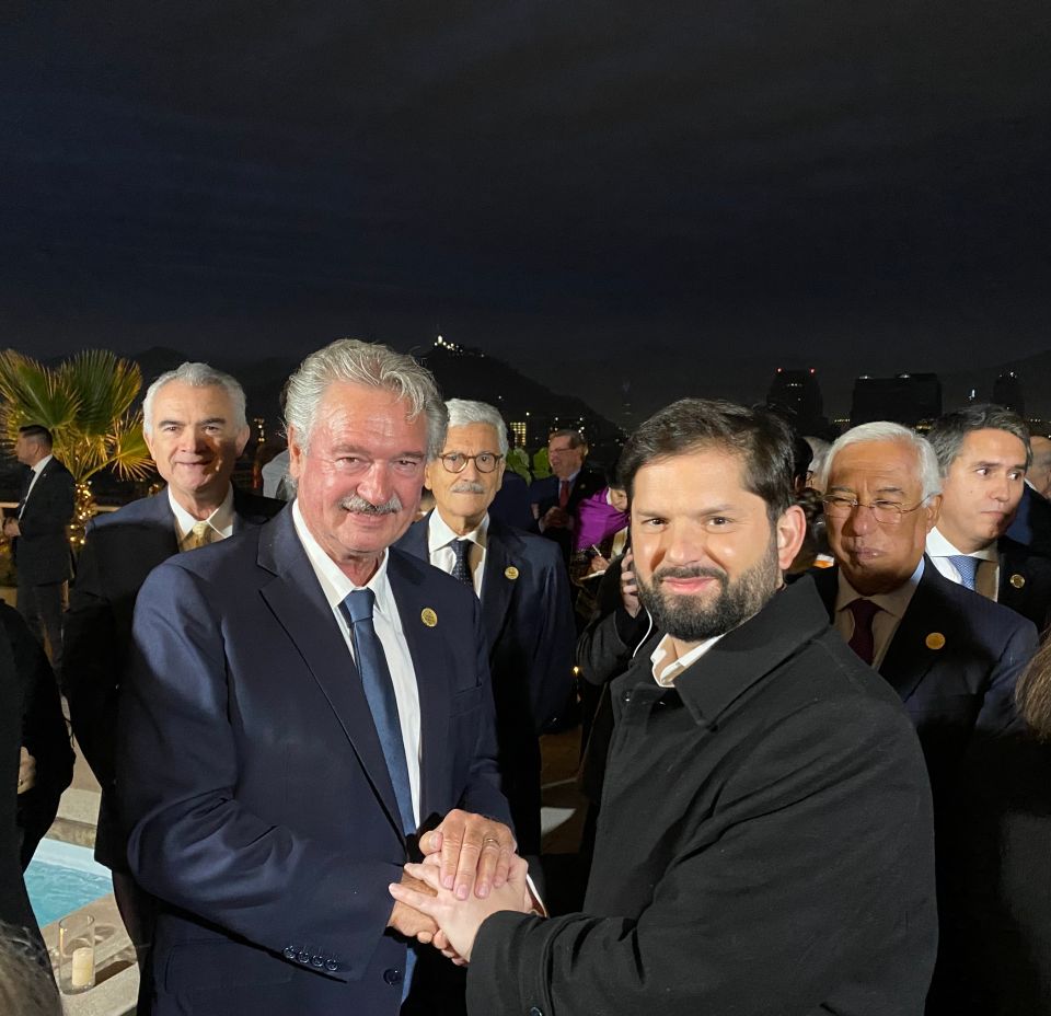 ( de g. à dr.) Jean Asselborn, ministre des Affaires étrangères et européennes; Gabriel Boric, Président de la République du Chili