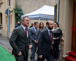 (de g. à dr.) Xavier Bettel, ministre des Affaires étrangères et du Commerce extérieur; Ararat Mirzoyan, ministre des Affaires étrangères de la République d’Arménie