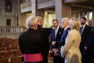 (from left to right) Georges Hellinghausen, Provost of the Cathedral Chapter; Tom Kerger, parish priest of Notre-Dame Cathedral in Luxembourg; HRH the Grand Duke; Petr Pavel, President of the Czech Republic; Eva Pavlová, First Lady of the Czech Republic