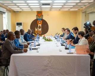 Xavier Bettel on working visit in Togo - Table view