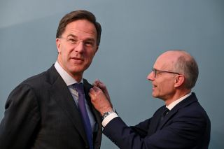 (de g. à dr.) Mark Rutte, Premier ministre du royaume des Pays-Bas ; Luc Frieden, Premier ministre