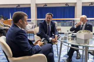 (fr. l. to r.) Emmanuel Macron, President of the French Republic; Xavier Bettel, Vice Prime Minister, Minister for Foreign Affairs and Foreign Trade, Minister for Development Cooperation and Humanitarian Affairs; Olaf Scholz, Chancellor of the Federal Republic of Germany.