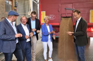 (v.l.n.r.) Christian Hahn, Landwirtschaftskammer ; Fernand Etgen, Chambre des députés, commission de l'Agriculture, de l'Alimentation et de la Viticulture ; Louis Boonen, Landwirtschaftskammer ; Jean Muller, Direktor von Moulins de Kleinbettingen