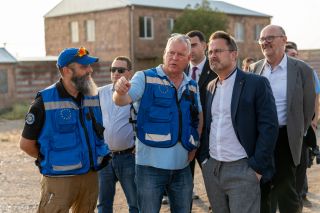 (de g. à dr.) Jérôme Banchieri, Monitoring Team Leader; Markus Ritter, officier du cadre supérieur de la police allemande; Xavier Bettel, ministre des Affaires étrangères et du Commerce extérieur, ministre de la Coopération et de l'Action humanitaire